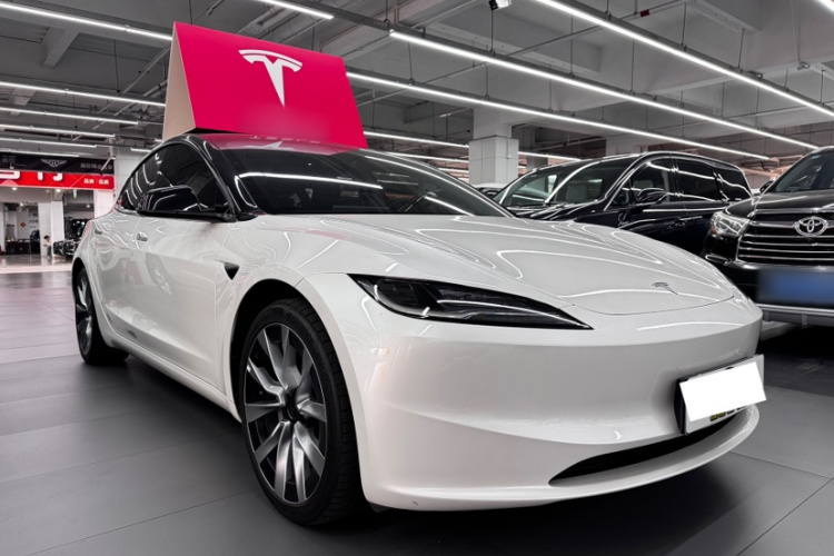 特斯拉 Model 3 2023款 长续航全轮驱动版车身外观6006