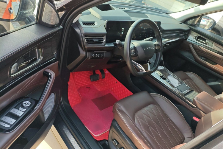 星途揽月 2021款 400T 四驱星尊Pro版 7座中控内饰7003