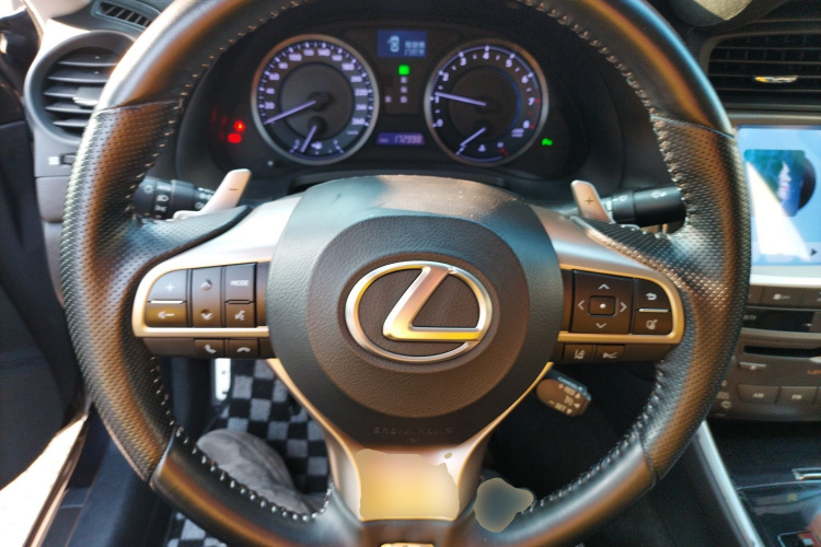 雷克萨斯IS 2011款 250 运动版中控内饰13