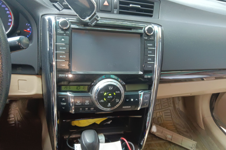 丰田 锐志 2010款 2.5S 风尚菁华版局部细节16