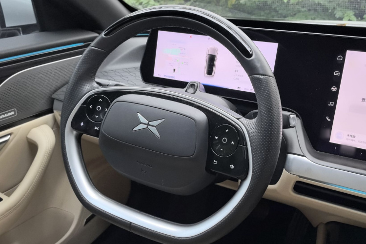 小鹏P7 2020款 670E中控内饰7003