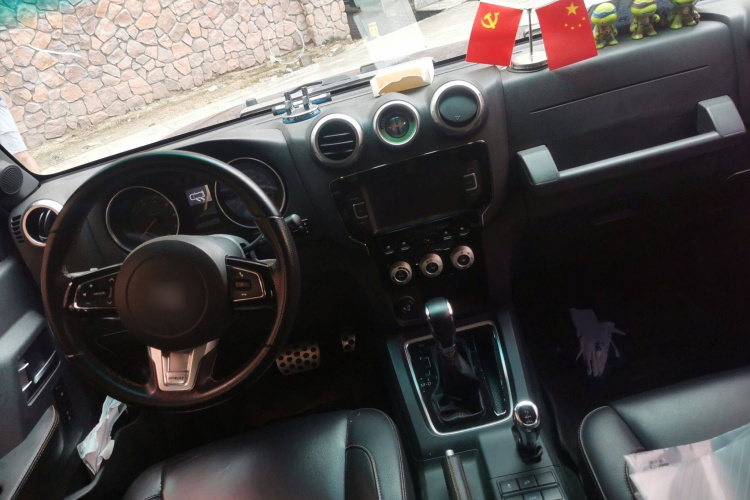 北京BJ40 2017款 40L 2.3T 自动四驱环塔冠军版局部细节13