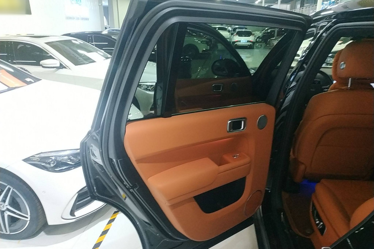 理想汽车 理想L9 2024款 Ultra中控内饰7008