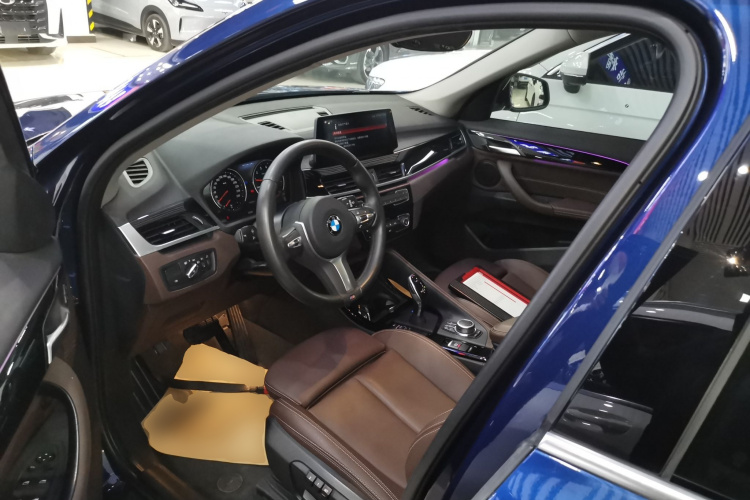 宝马X1 2020款 sDrive20Li 尊享型中控内饰20