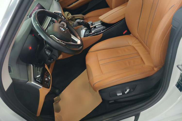 宝马6系GT 2019款 630i 豪华设计套装中控内饰19