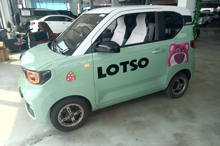 五菱汽车 宏光MINIEV 2022款 马卡龙臻享款 三元锂车身外观4