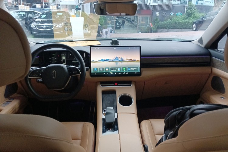 鸿蒙智行 问界M5 2022款 增程后驱标准版中控内饰7002