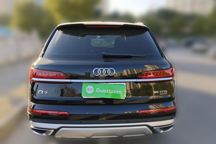 奥迪Q7 2023款 55 TFSI quattro S 尊贵型车身外观6