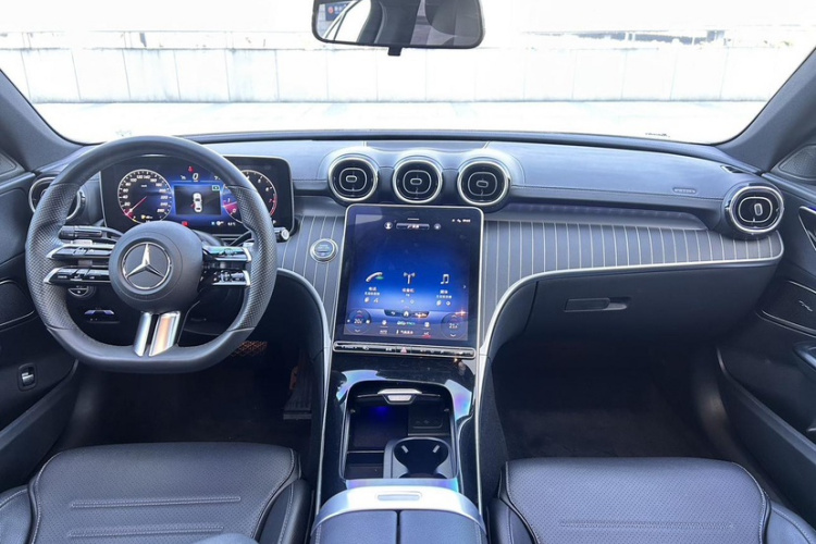 奔驰C级 2022款 改款 C 200 L 运动版中控内饰7008