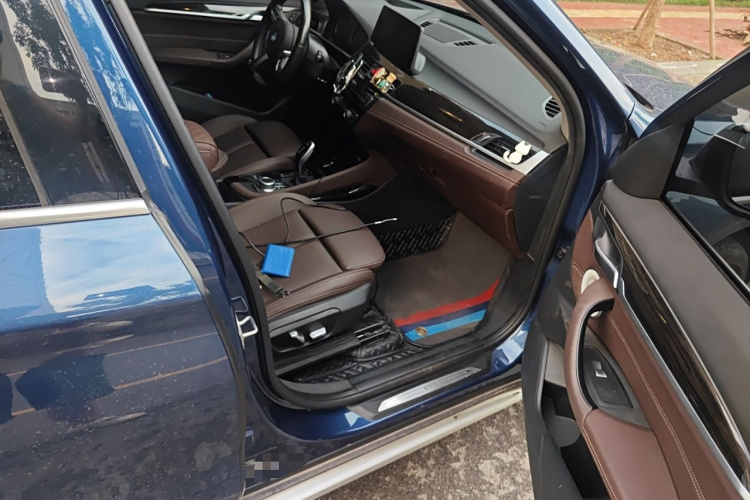 宝马X1 2021款 xDrive25Li 尊享型局部细节9005