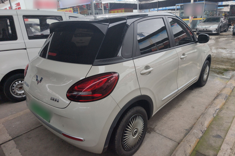 五菱汽车 五菱缤果 2024款 203km 轻享款车身外观7