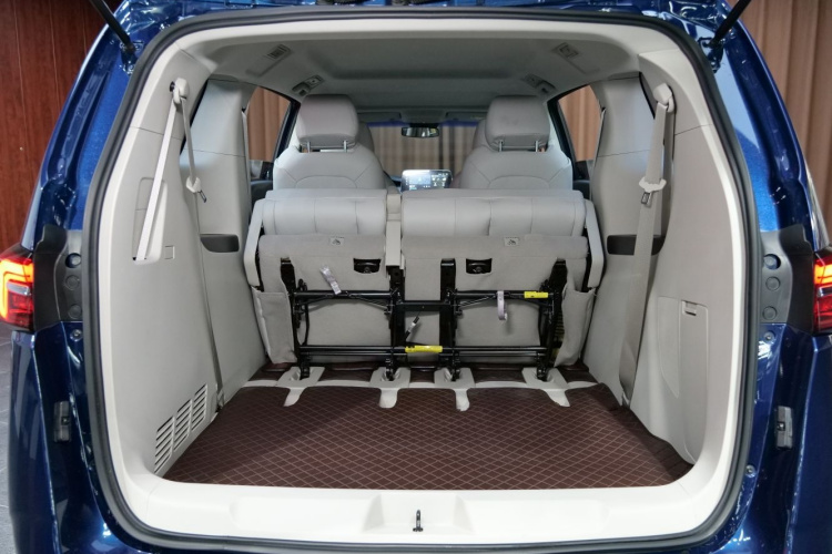 别克GL8 2023款 陆上公务舱 智享型中控内饰7010