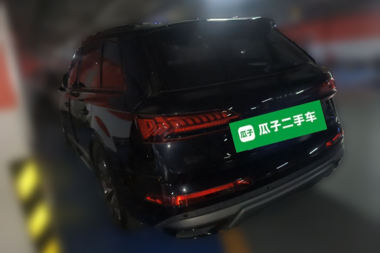 奥迪Q7 2021款 55 TFSI quattro S line运动型车身外观5