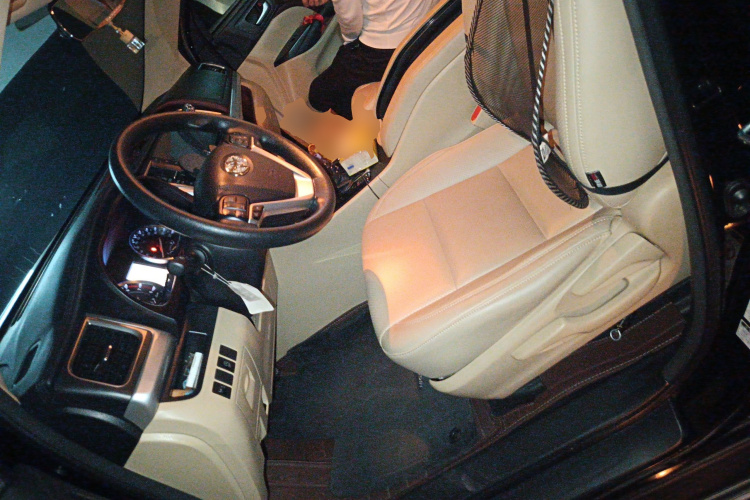 丰田 汉兰达 2015款 2.0T 两驱精英版 7座中控内饰19