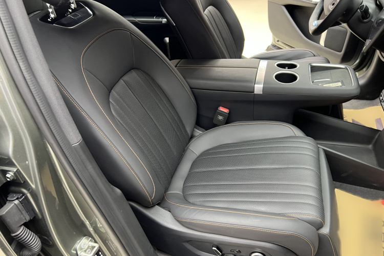 长安启源E07 2025款 纯电 四驱 90kWh Ultra高性能版中控内饰7014