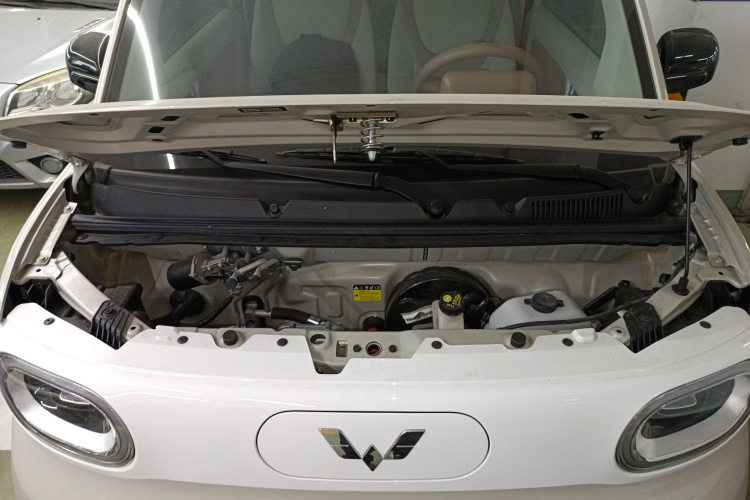 五菱汽车 宏光MINIEV 2024款 第三代 215km 青春版机舱底盘24