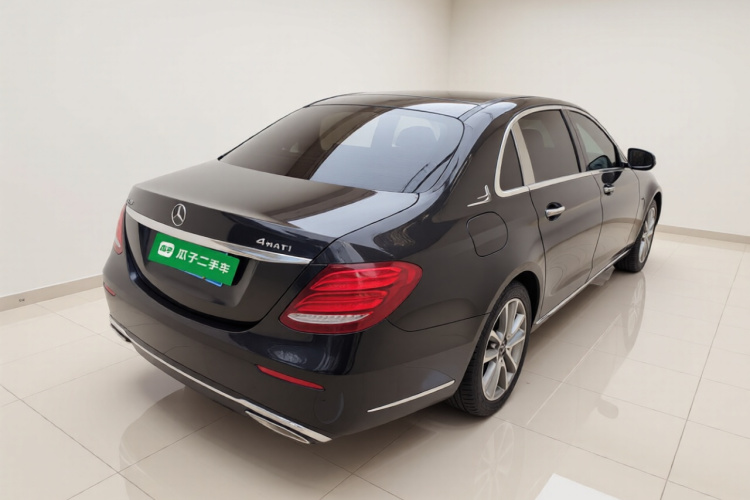 奔驰E级 2016款 E 300 L 时尚型车身外观7