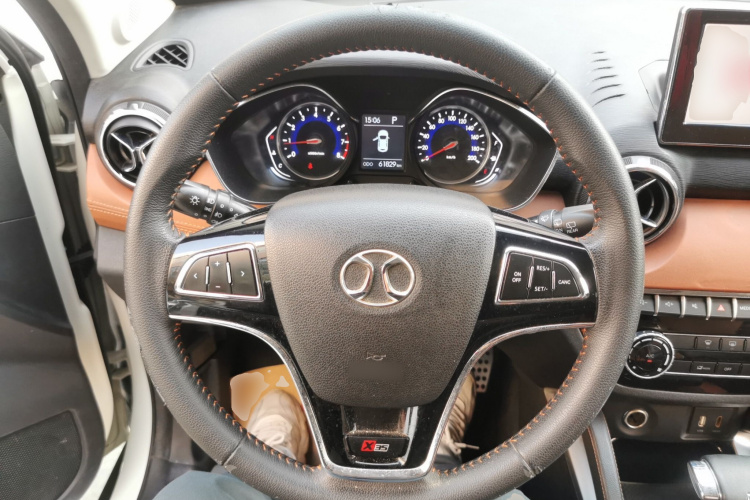 北京汽车 绅宝X35 2016款 1.5L 自动豪华版中控内饰13