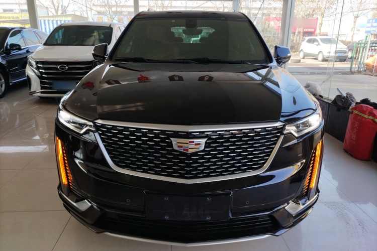 凯迪拉克XT6 2022款 2.0T 七座四驱豪华型车身外观2