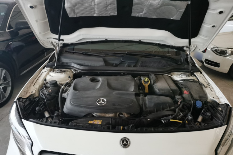 奔驰GLA 2018款 GLA 200 时尚型机舱底盘24