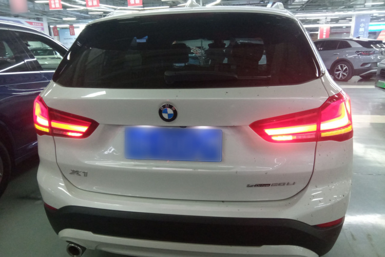 宝马X1 2021款 改款 sDrive20Li 时尚型车身外观6