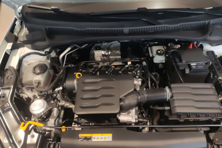 大众 朗逸 2023款 新锐 1.5L 自动新逸版机舱底盘24