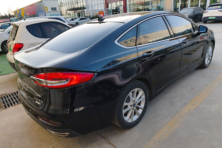 福特 蒙迪欧 2020款 EcoBoost 200 时尚型车身外观7