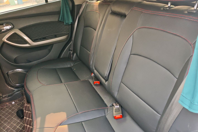 海马S5 2015款 1.6L 手动舒适型中控内饰21