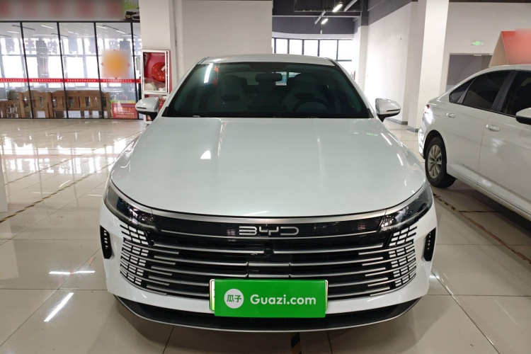 比亚迪 驱逐舰05 2024款 荣耀版 DM-i 120KM 豪华型车身外观2