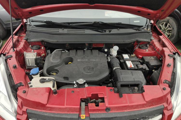 长安CS35 2016款 1.6L 手动豪华型 国V机舱底盘24