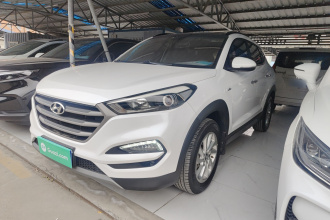 现代 途胜 2018款 1.6T 双离合两驱15周年特别版