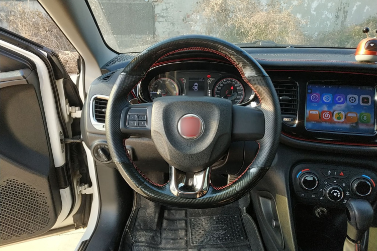 菲亚特 致悦 2014款 1.4T 自动运动版中控内饰13