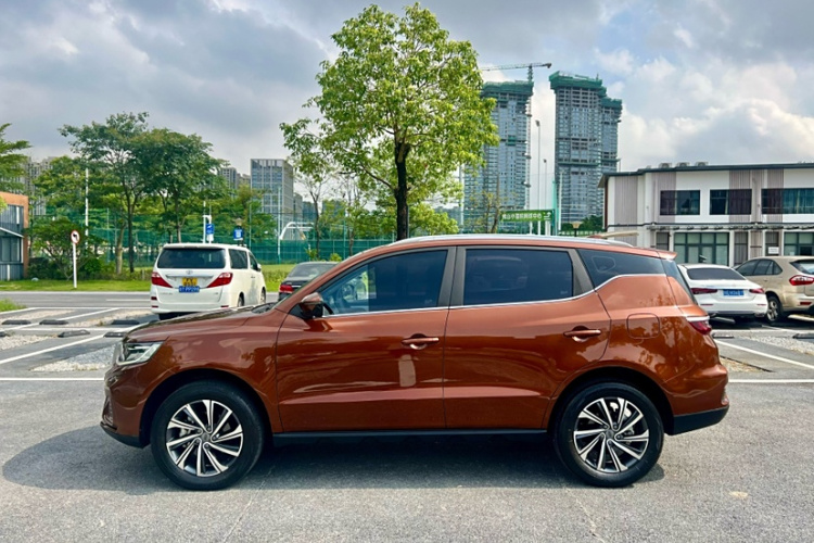 吉利汽车 远景X6 2020款 1.4T CVT尊贵型车身外观6007