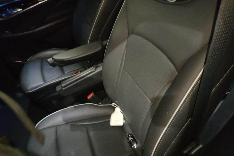 别克 昂科旗 2022款 652T 四驱尊享旗舰型 6座中控内饰7004