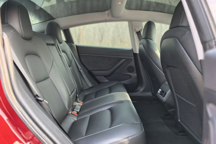 特斯拉 Model 3 2021款 标准续航后驱升级版中控内饰7006