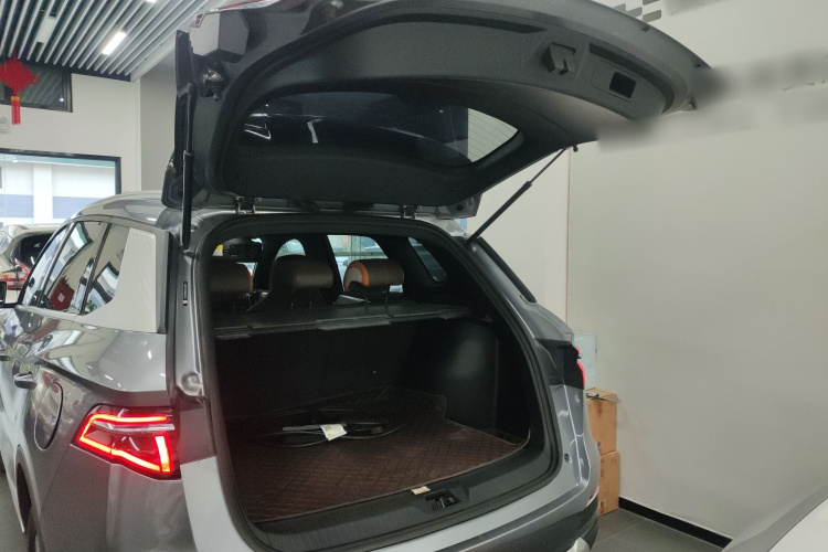 比亚迪 宋Pro新能源 2022款 DM-i 51km 豪华型机舱底盘23