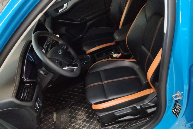 福特 福克斯 2022款 两厢 EcoBoost 180 自动竞速版中控内饰19