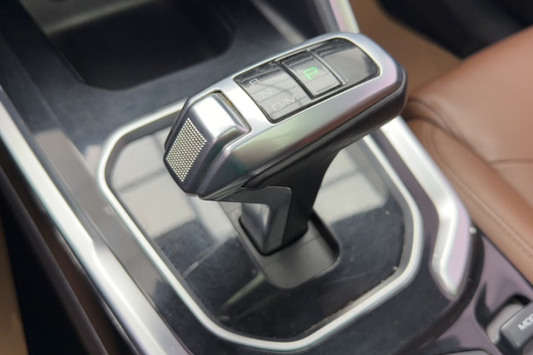 哈弗H6 2017款 蓝标 2.0T 自动两驱智尚型中控内饰7005