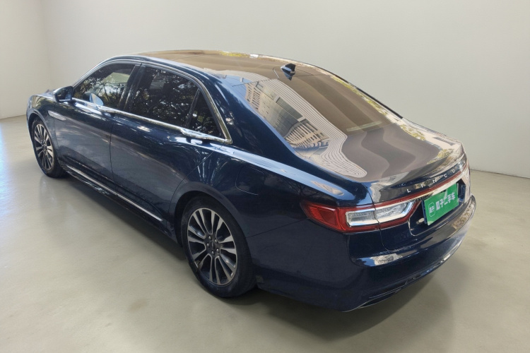 林肯大陆 2018款 3.0T 四驱尊耀版车身外观5