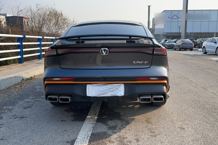 长安UNI-V 2024款 1.5T 尊贵运动型车身外观6004