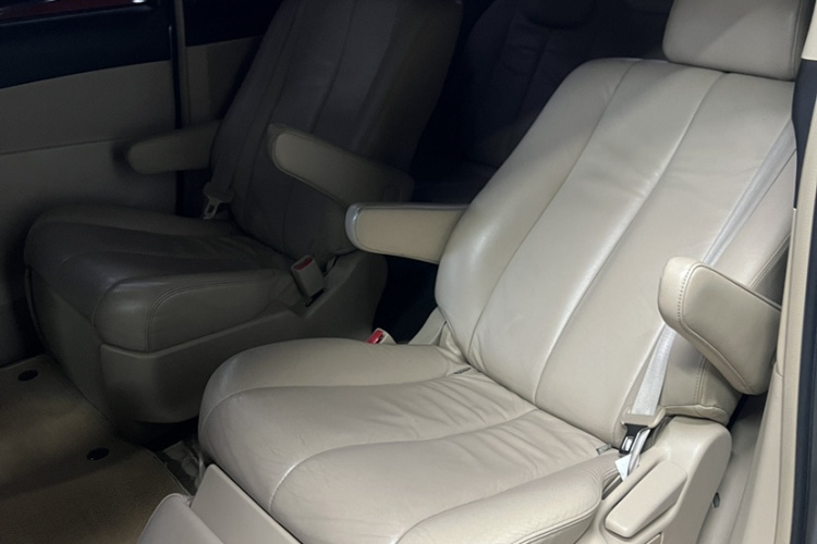 丰田 普瑞维亚 2012款 2.4L 7人座豪华版中控内饰7005