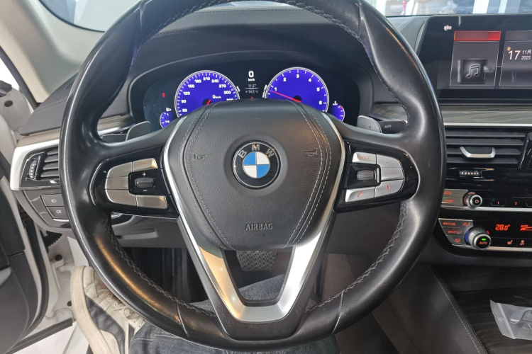 宝马5系 2019款 530Li 领先型 豪华套装中控内饰13