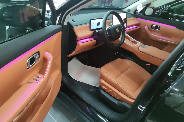 零跑汽车 零跑C16 2026款 增程 280激光雷达智尊版 6座中控内饰20