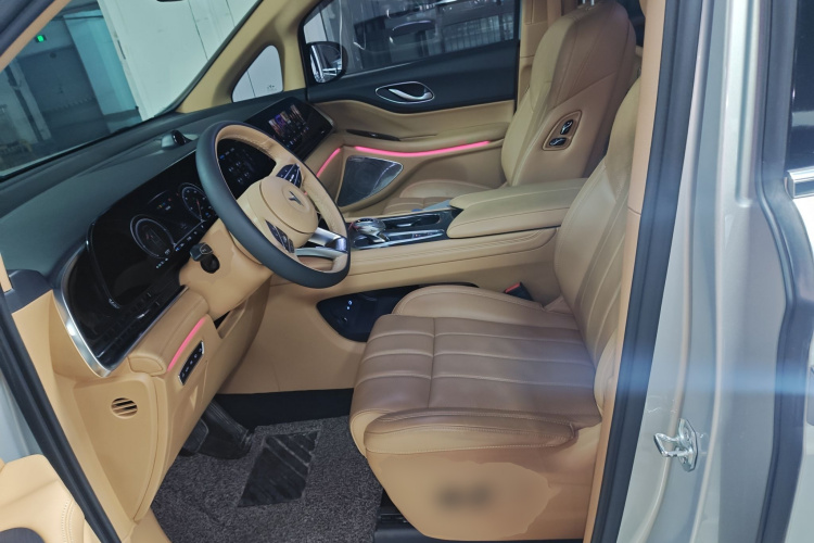 岚图汽车 岚图梦想家 2024款 PHEV 超长续航尊贵版中控内饰19