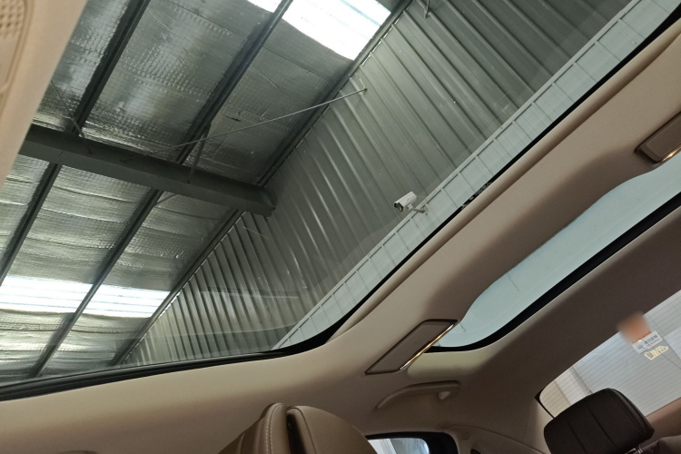 奔驰E级 2021款 改款 E 300 L 时尚型中控内饰22