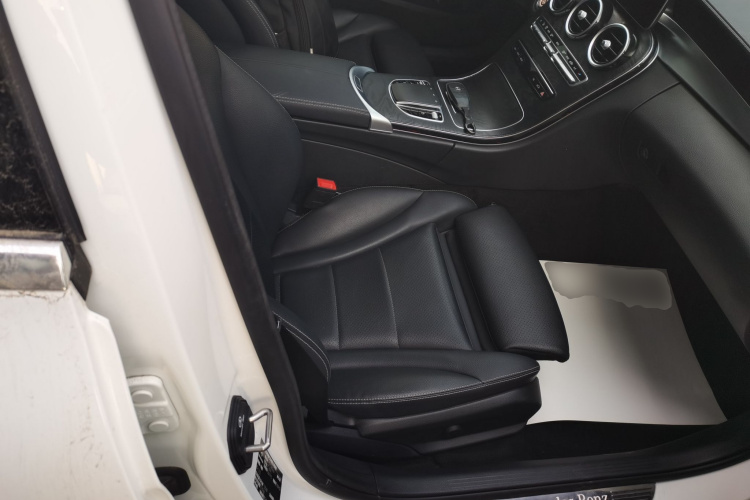 奔驰C级 2019款 改款 C 260 L 运动版局部细节41