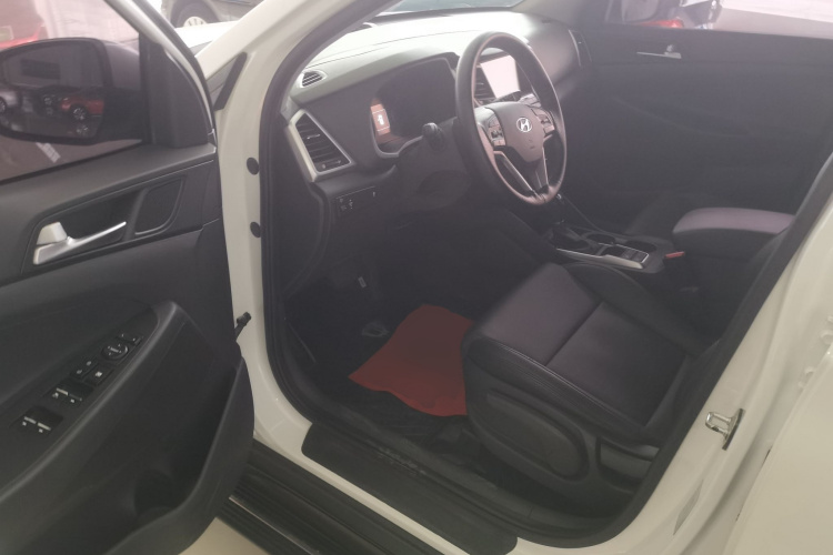 现代 途胜 2015款 1.6T 双离合两驱智能型中控内饰20