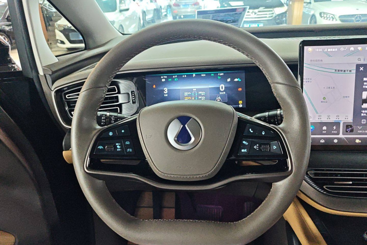 腾势D9 2024款 DM-i 980 四驱尊荣型中控内饰13