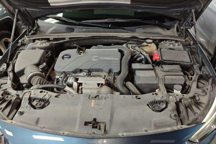 别克 君威 2019款 20T 精英型 国VI机舱底盘24