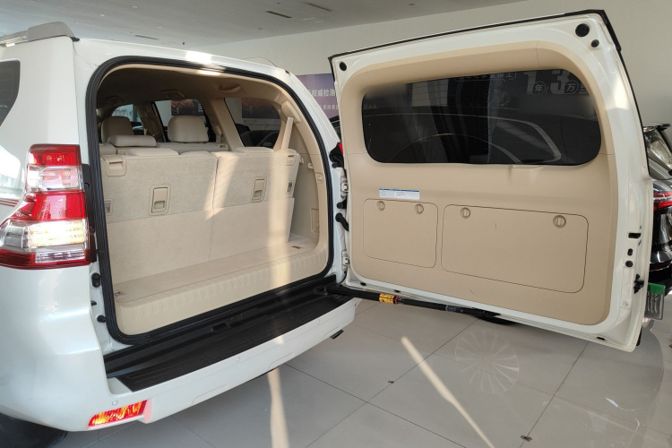 丰田 普拉多（平行进口） 局部细节23